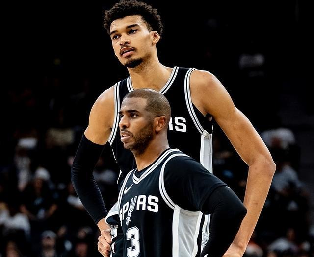 关于雄鹿擒下马刺，卫冕冠军再胜一城的信息