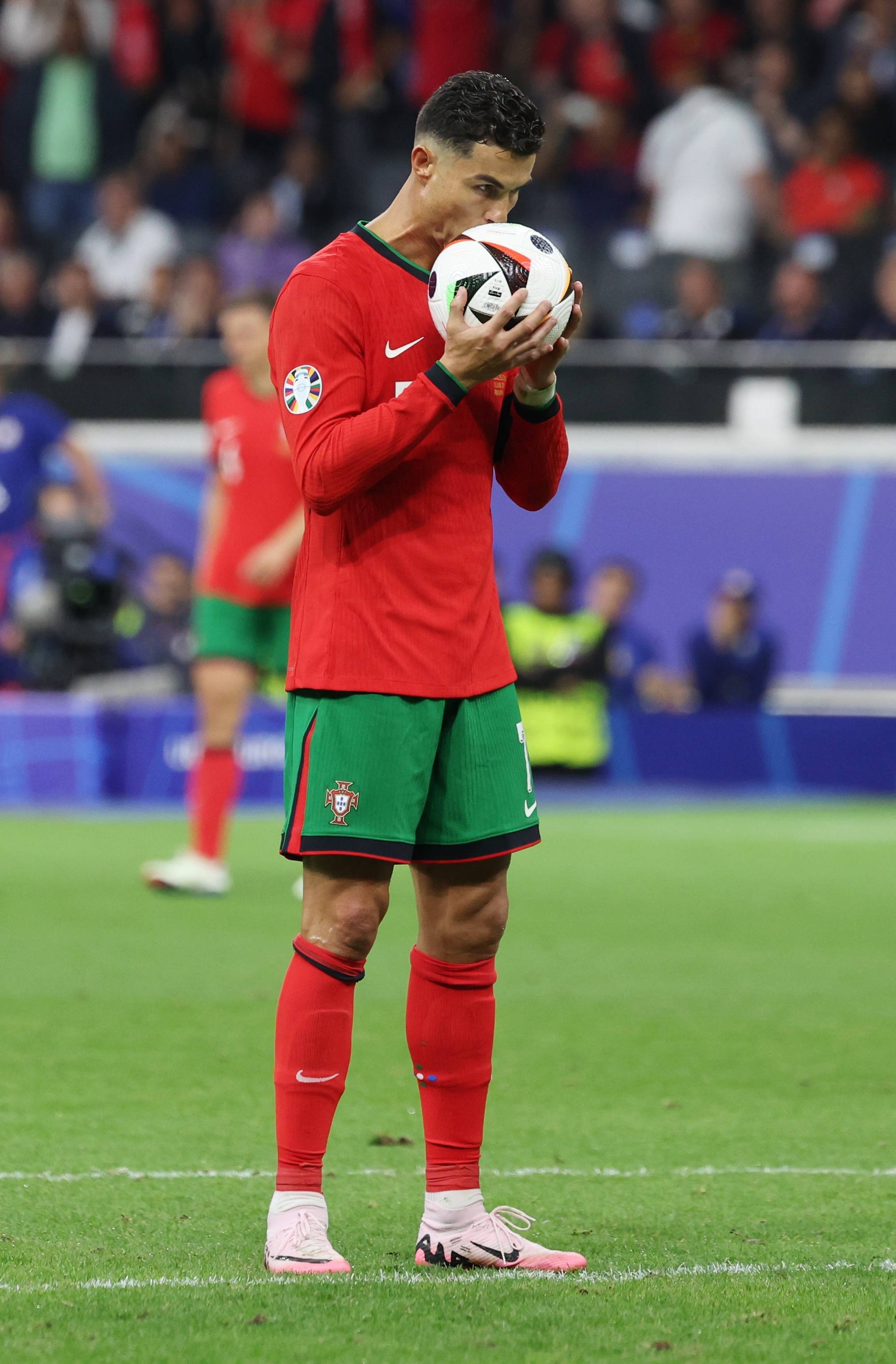 开云体育下载-关于葡萄牙国家队大胜，准备迎接欧锦赛挑战的信息