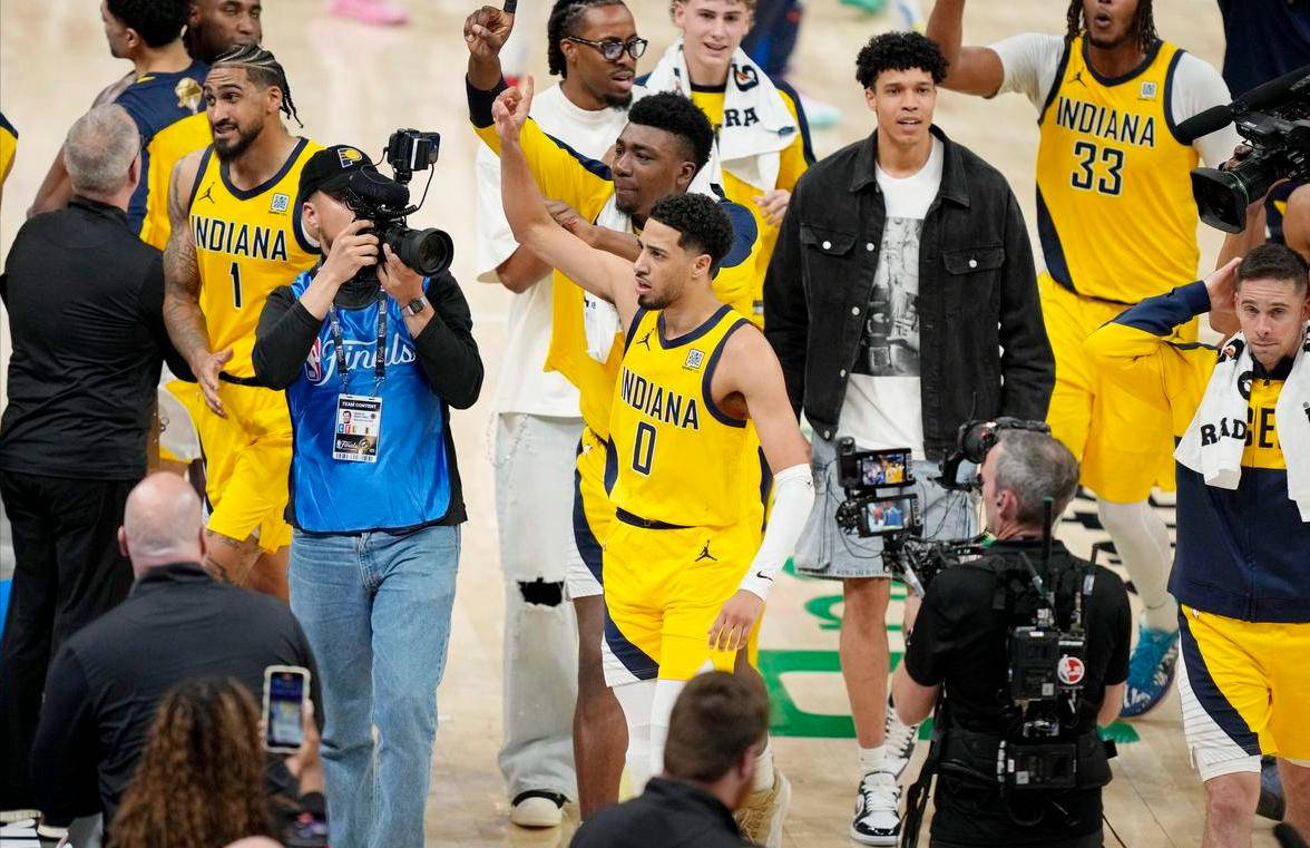 包含步行者队遭遇三连败，面临战术调整紧急的词条