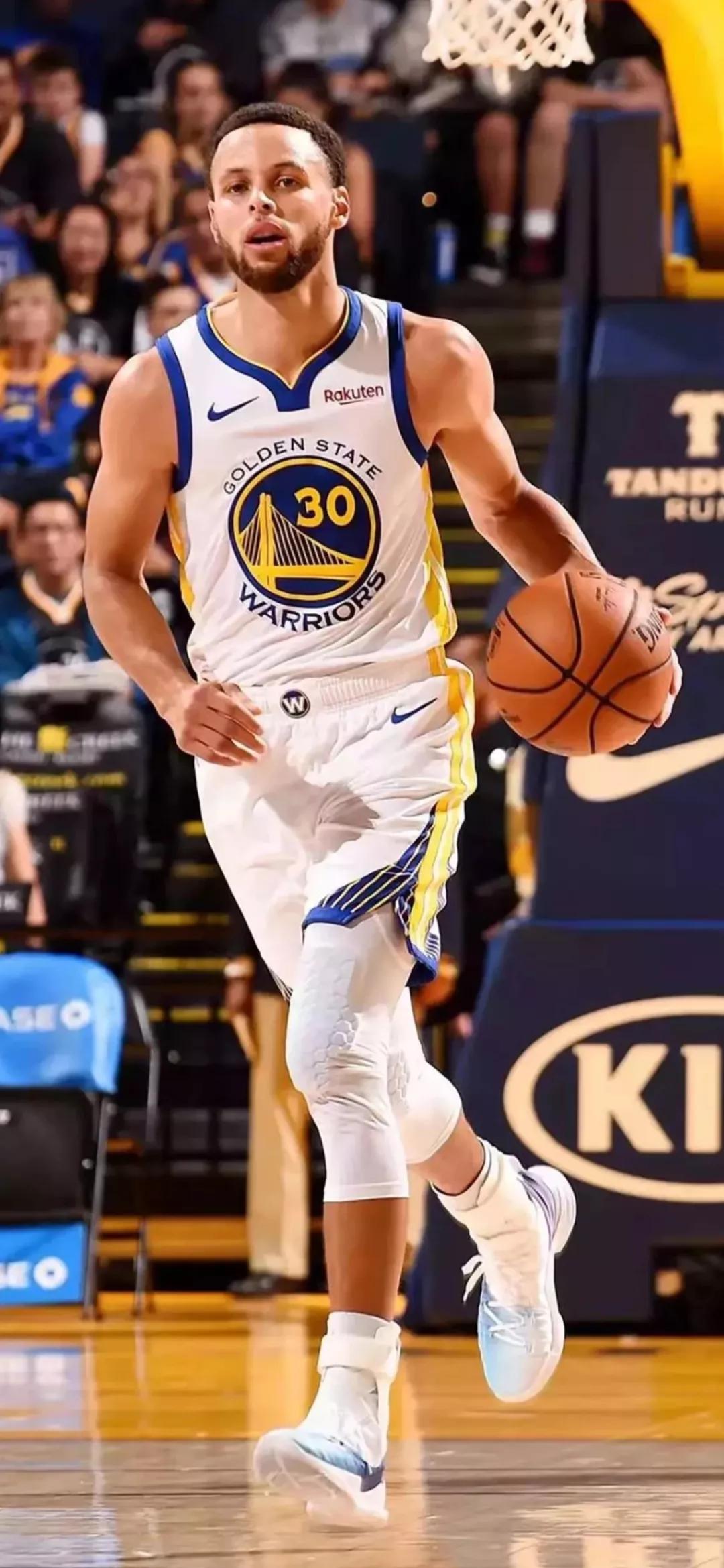 勇士球员接受训练准备下一场胜利之战的简单介绍 勇士球员接受训练准备下一场胜利之战的简单介绍