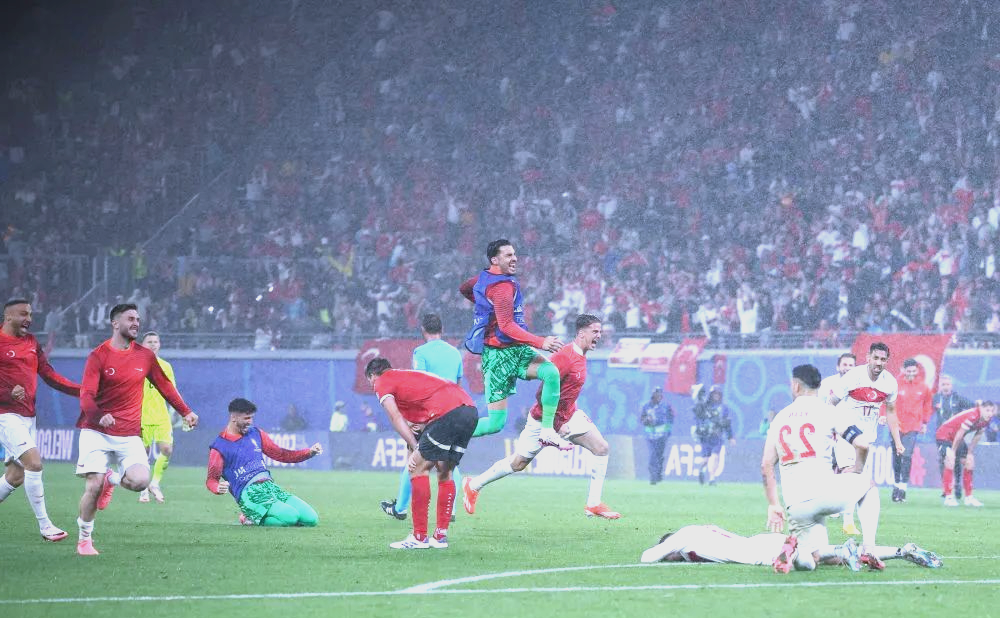 开云下载-荷兰战胜土耳其，晋级欧洲杯