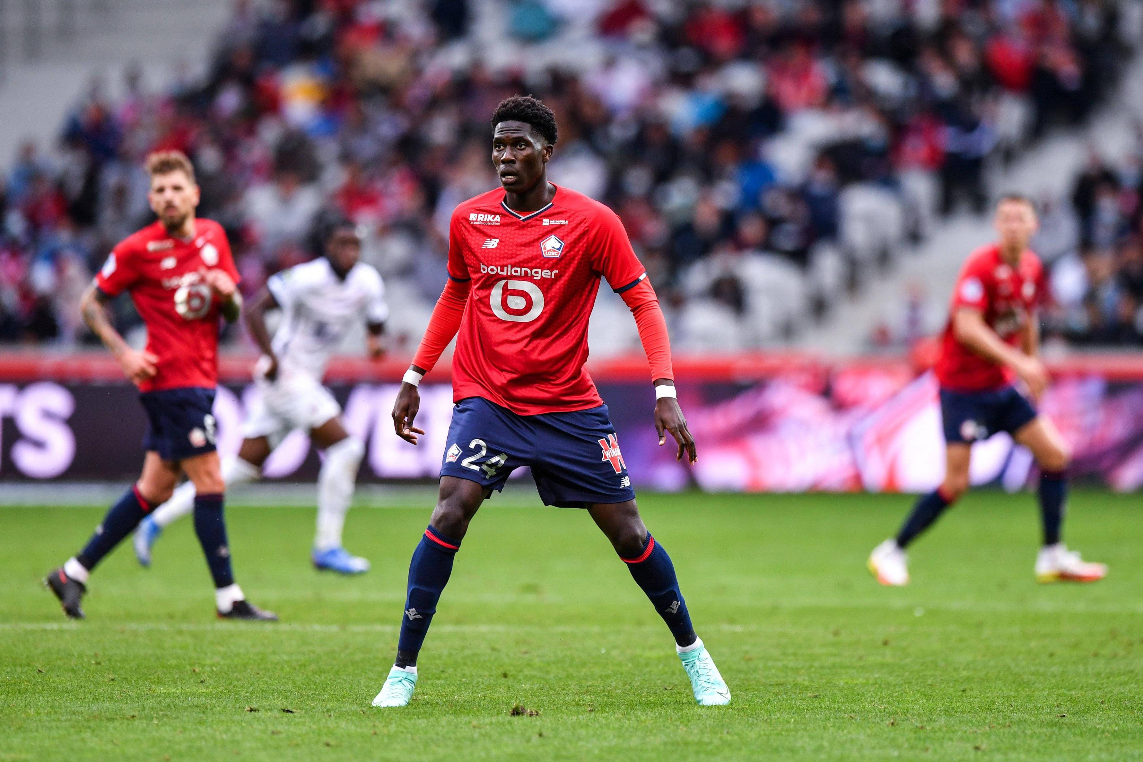 包含里尔主场惨败，欧战资格岌岌可危的词条