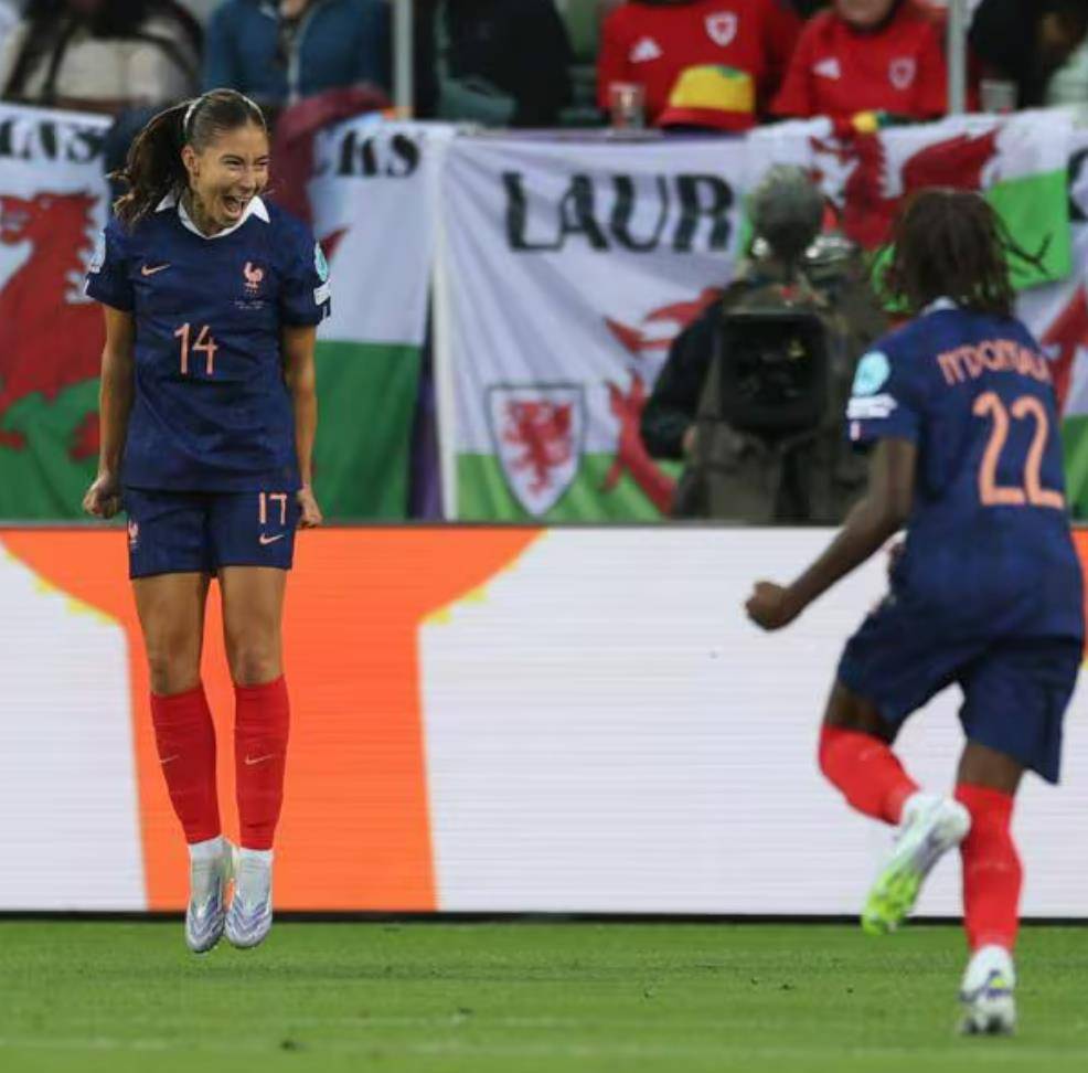 包含巴西女足豪取连胜，斩获南美金杯亚军的词条