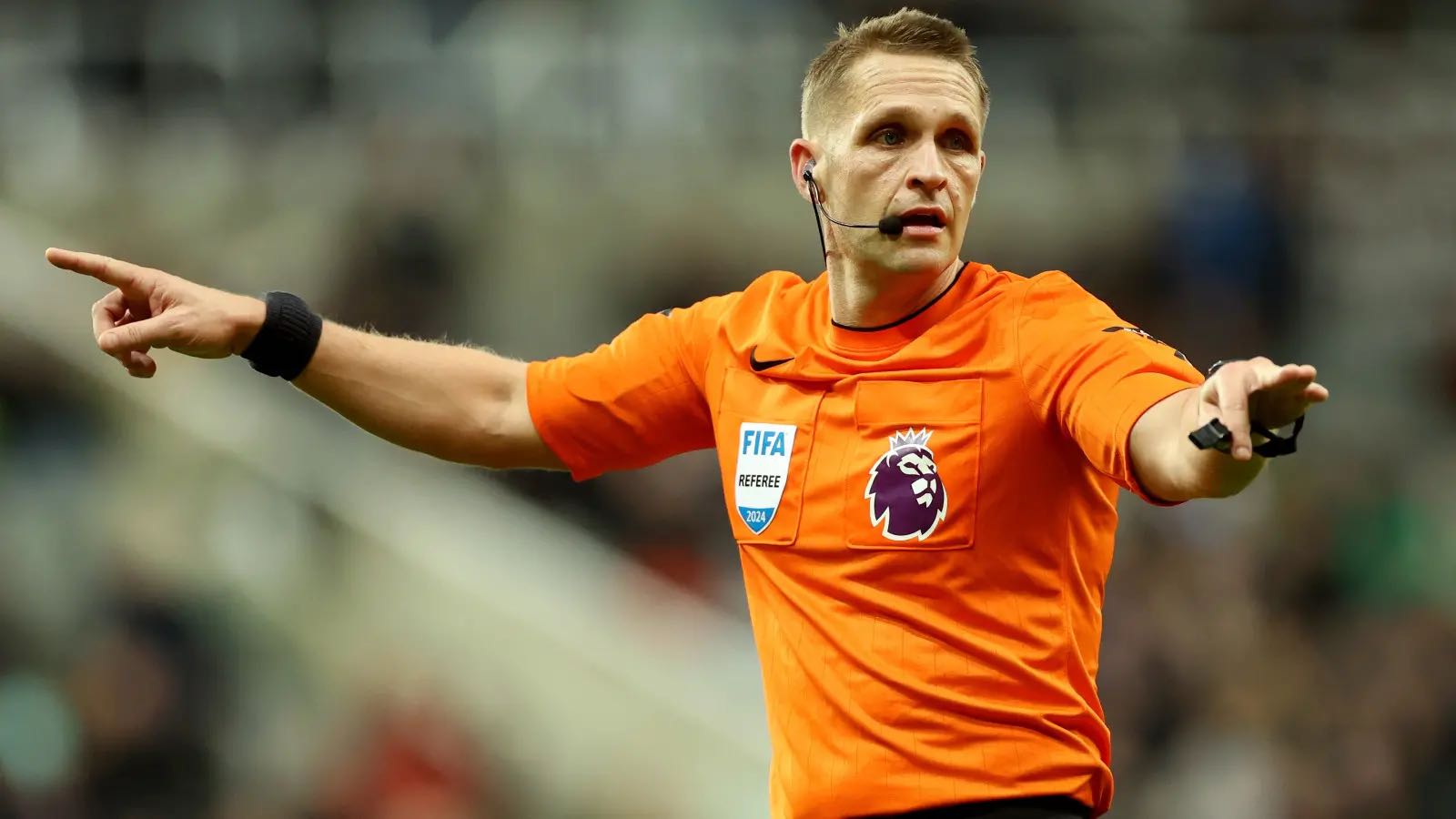 布莱顿遭遇争议判罚,主帅怒斥裁判员的简单介绍 布莱顿遭遇争议判罚,主帅怒斥裁判员的简单介绍