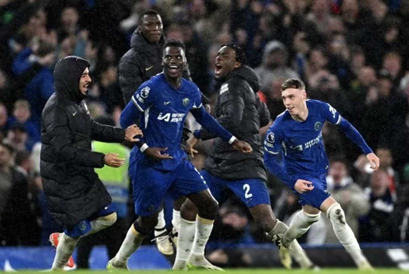 切尔西全队发挥出色,完胜对手 切尔西全队发挥出色,完胜对手