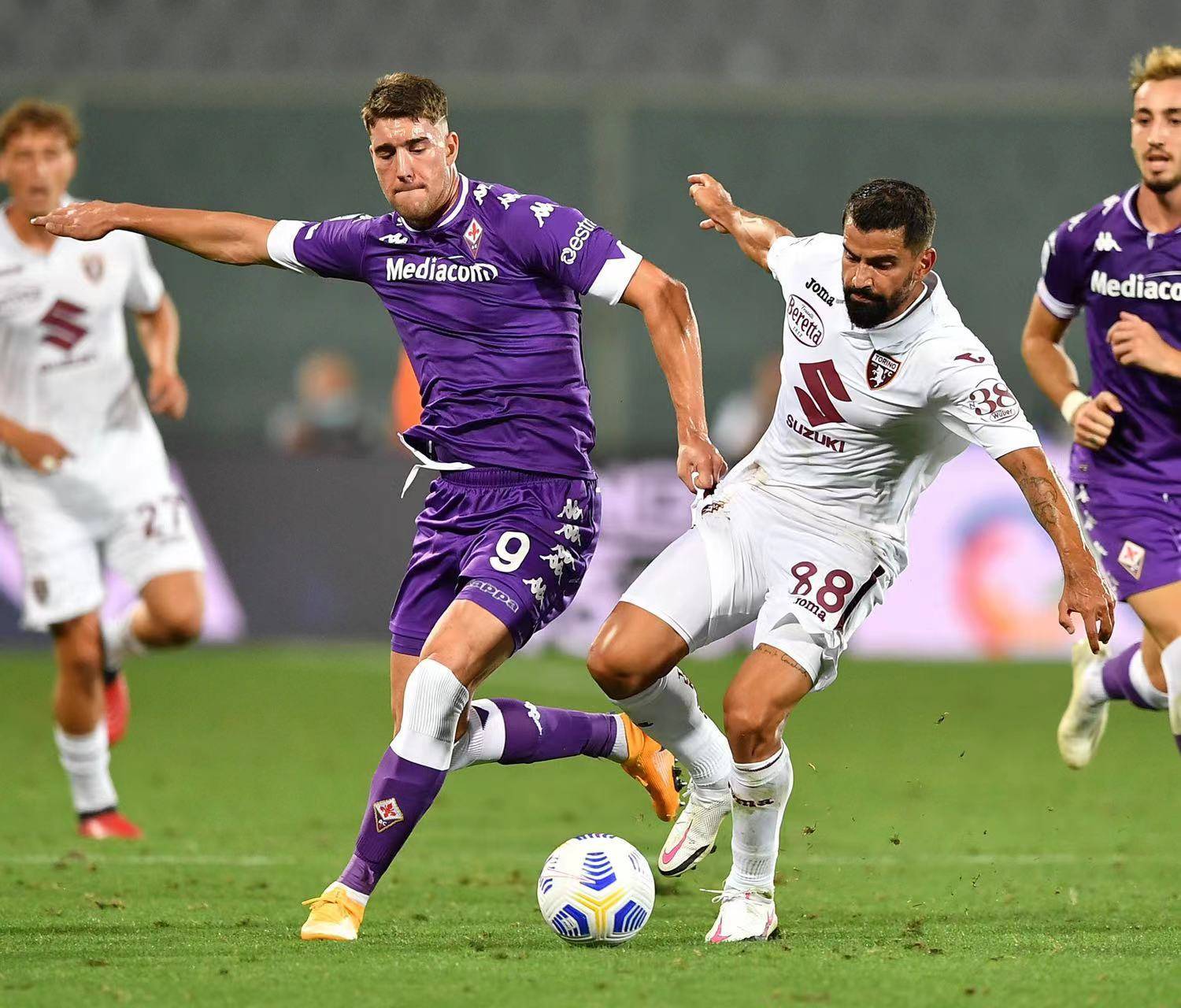 佛罗伦萨与巴勒莫争夺胜利,场面激烈的简单介绍 佛罗伦萨与巴勒莫争夺胜利,场面激烈的简单介绍