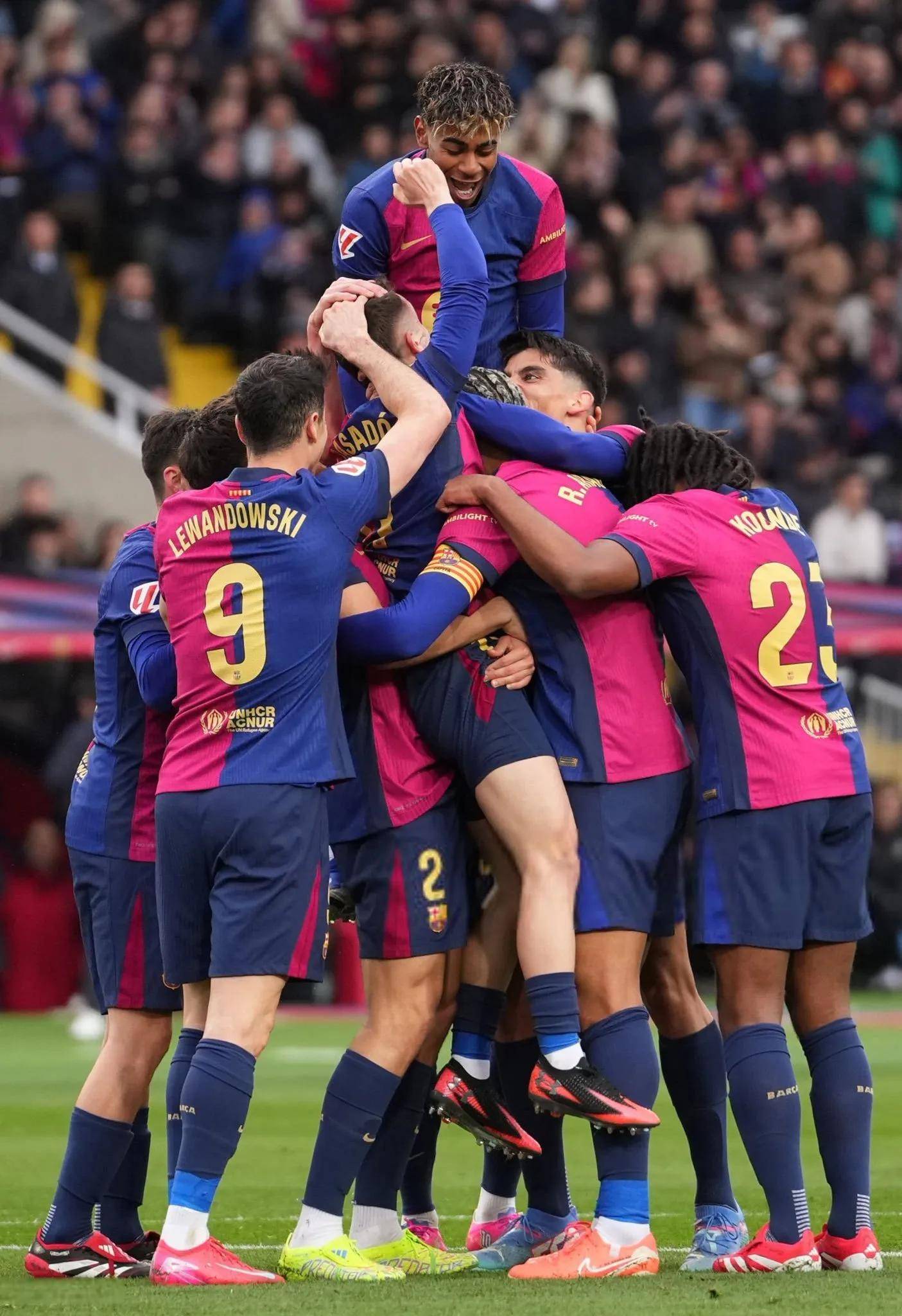 开云体育中国-曼联遭遇冷门失利，积分落后