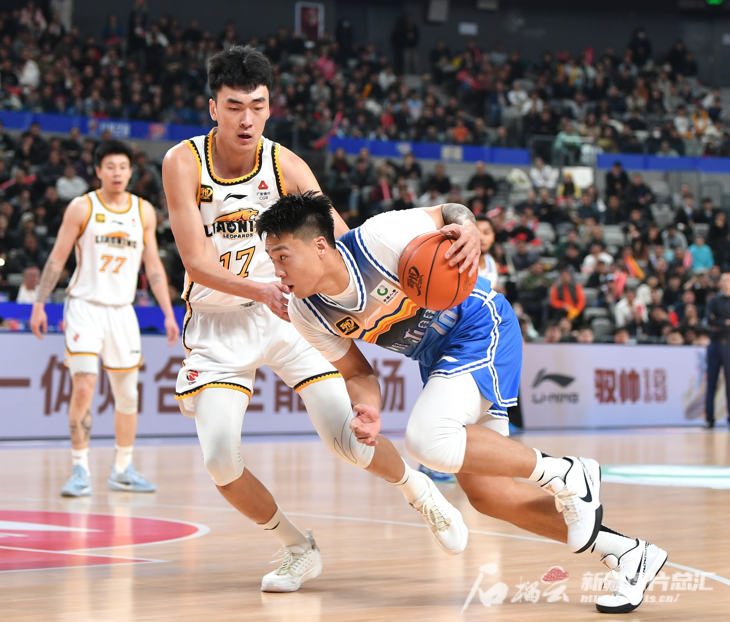 新疆男篮成功两连胜,稳定队伍士气 新疆男篮成功两连胜,稳定队伍士气