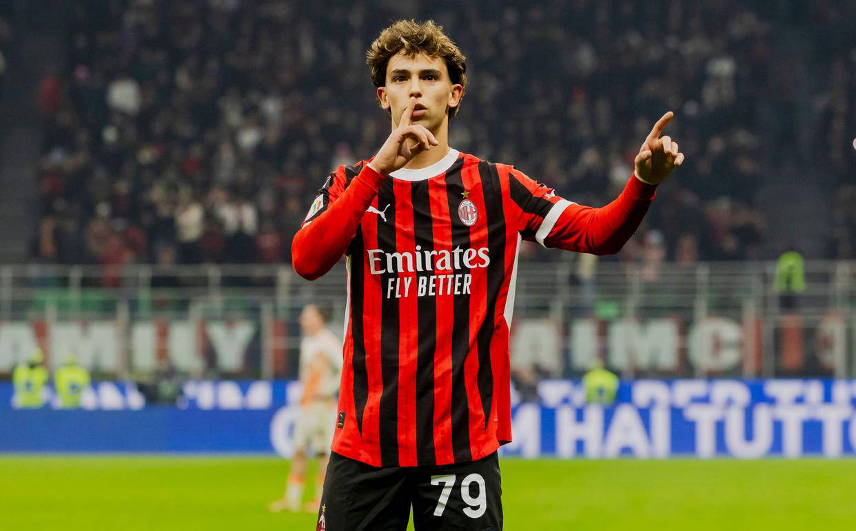 AC米兰后防线漏洞百出,被对手狂轰乱炸的简单介绍 AC米兰后防线漏洞百出,被对手狂轰乱炸的简单介绍