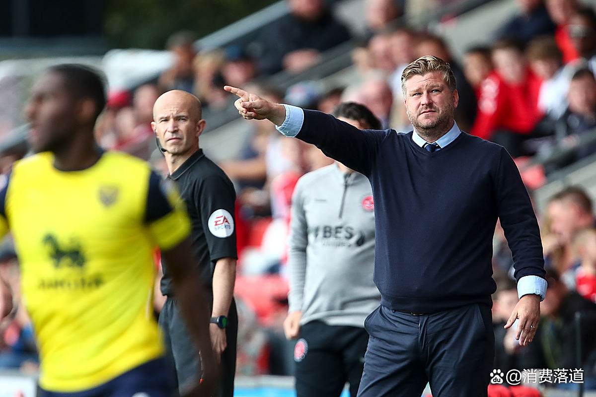 波兰国家队主帅调整阵型,以稳固攻防为重 波兰国家队主帅调整阵型,以稳固攻防为重