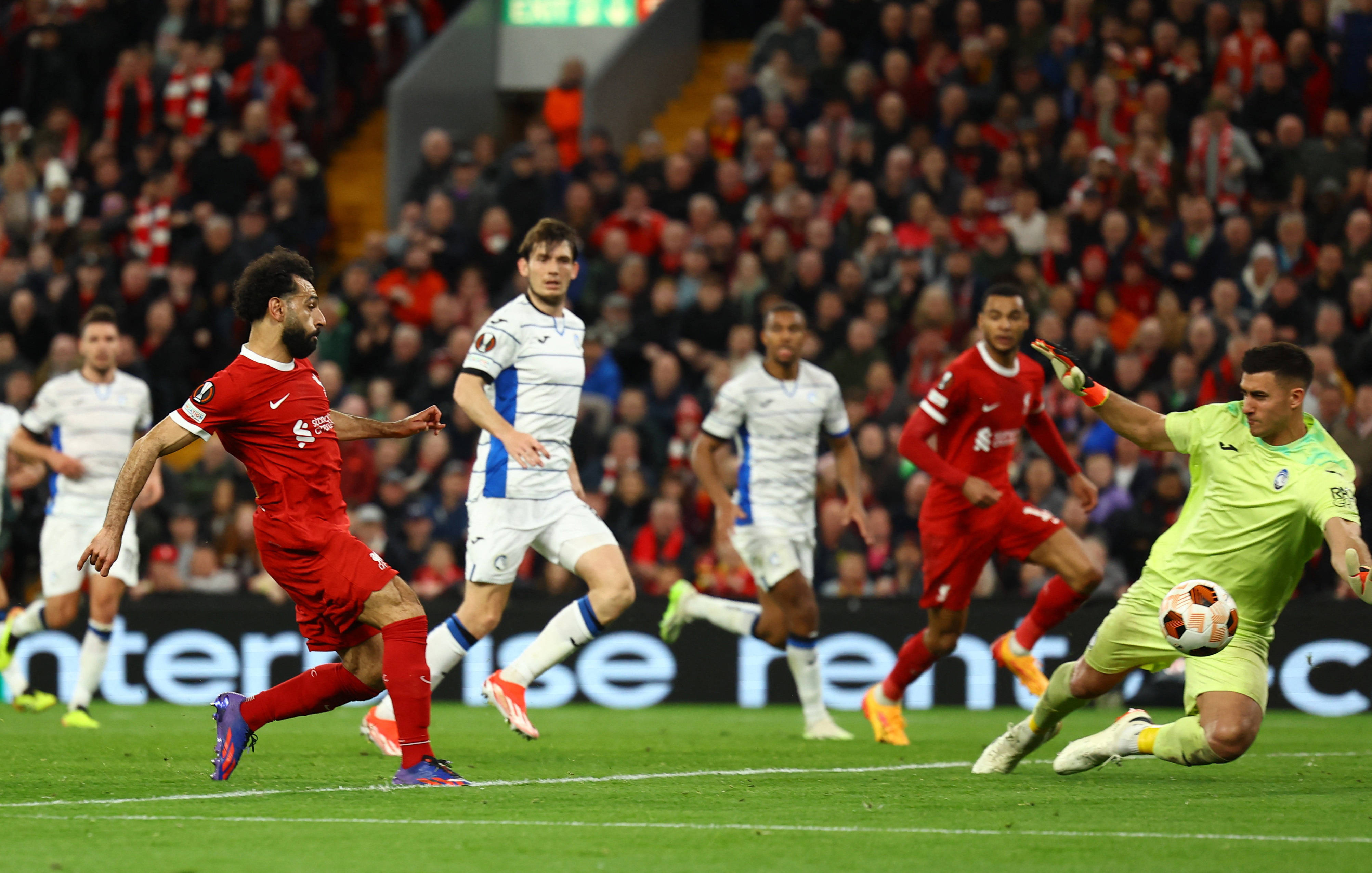 伦敦德比:西汉姆对阵水晶宫,激烈较量的简单介绍 伦敦德比:西汉姆对阵水晶宫,激烈较量的简单介绍