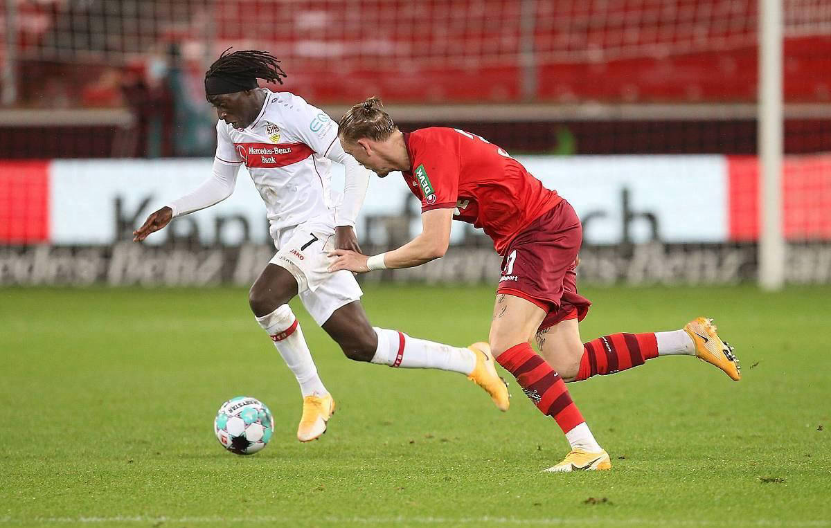 开云体育APP下载-奥格斯堡遭遇来自科隆的强力防守，难求一胜的简单介绍