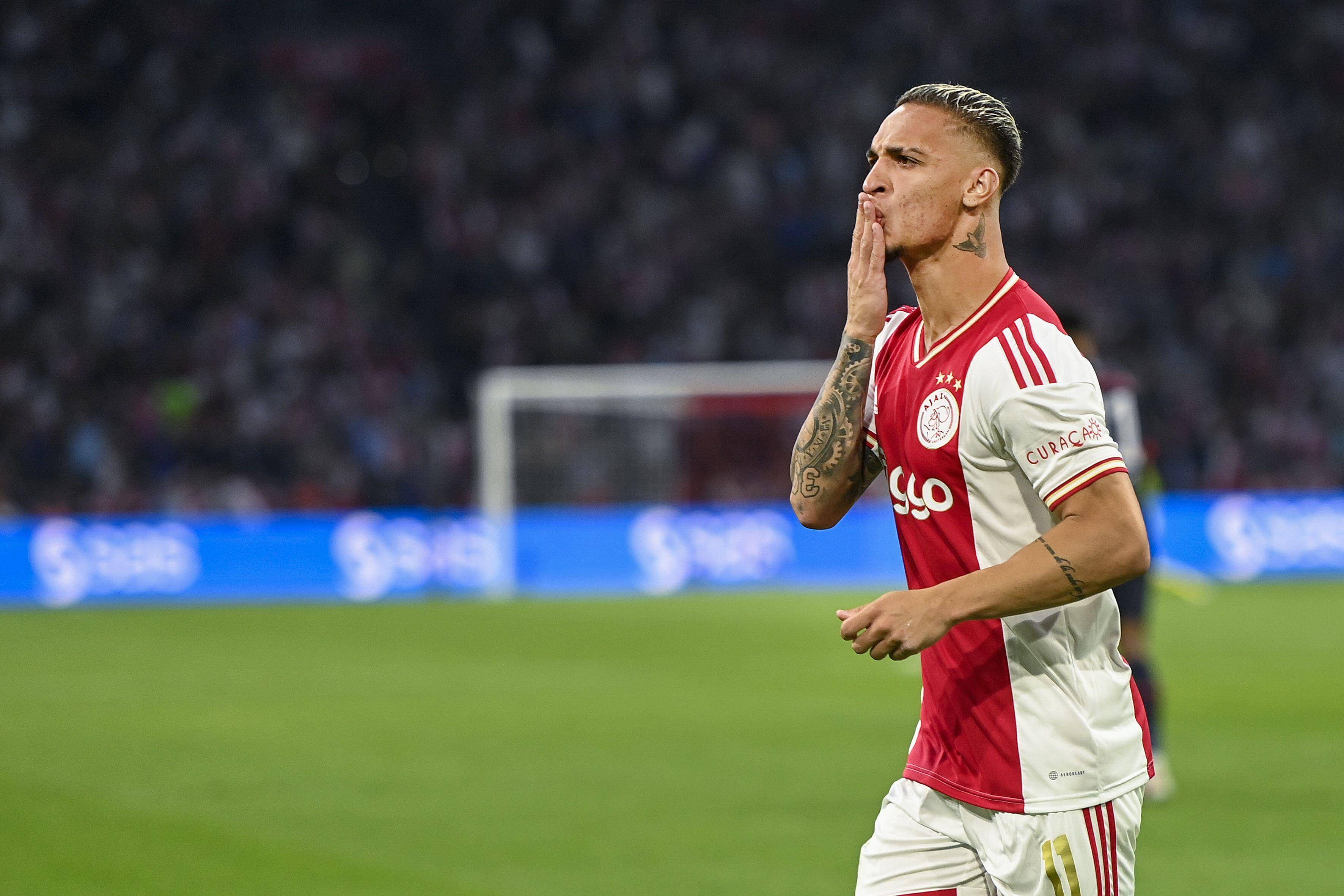 开云体育登录-阿贾克斯逆袭，瓦伦西亚惨败