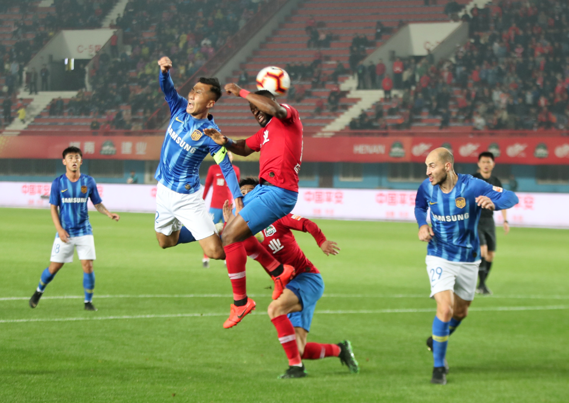 开云体育入口-苏宁中场连续传球，控制比赛节奏取胜