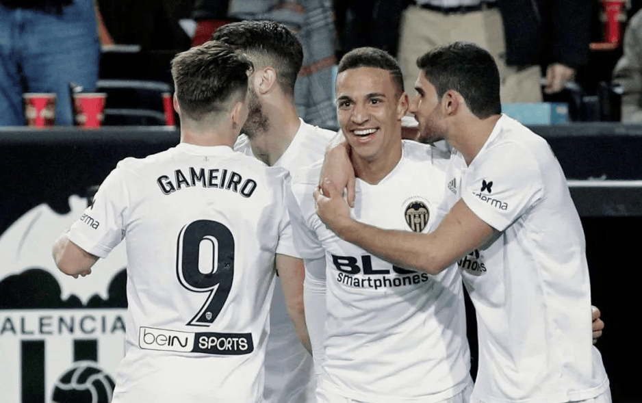 阿拉维斯客场赢球，表现出色