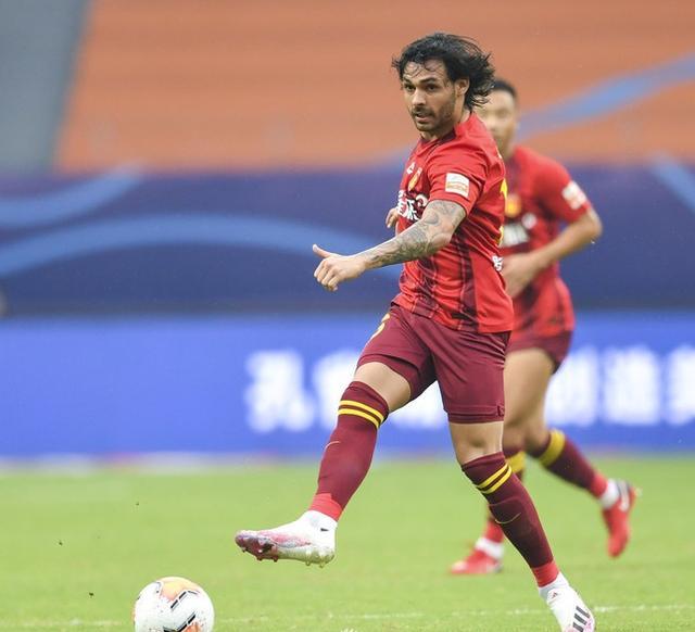 高拉特突破射门得手，助球队获胜