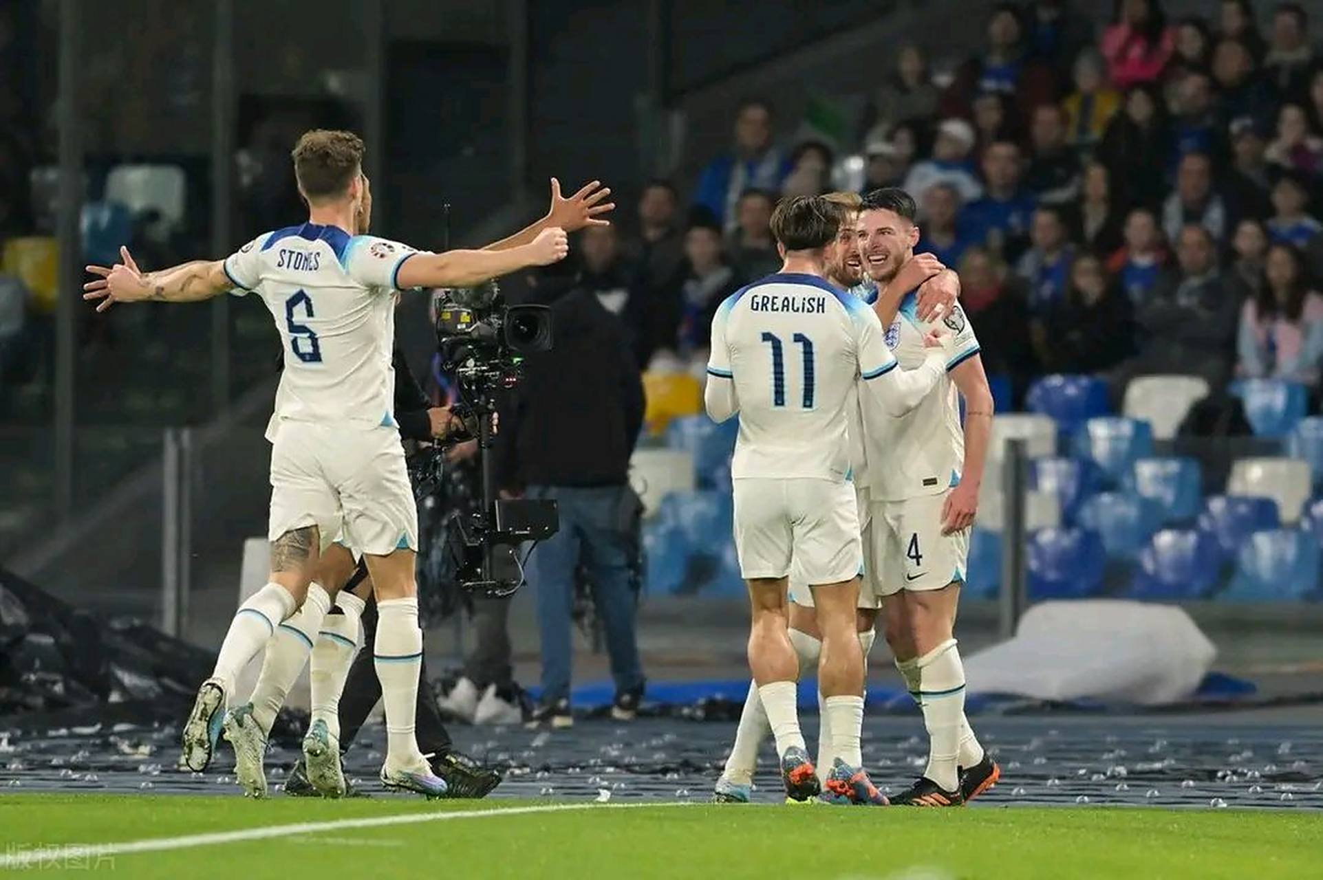 开云体育官方网站-包含意大利主场对阵英格兰，备战欧预赛火拼的词条