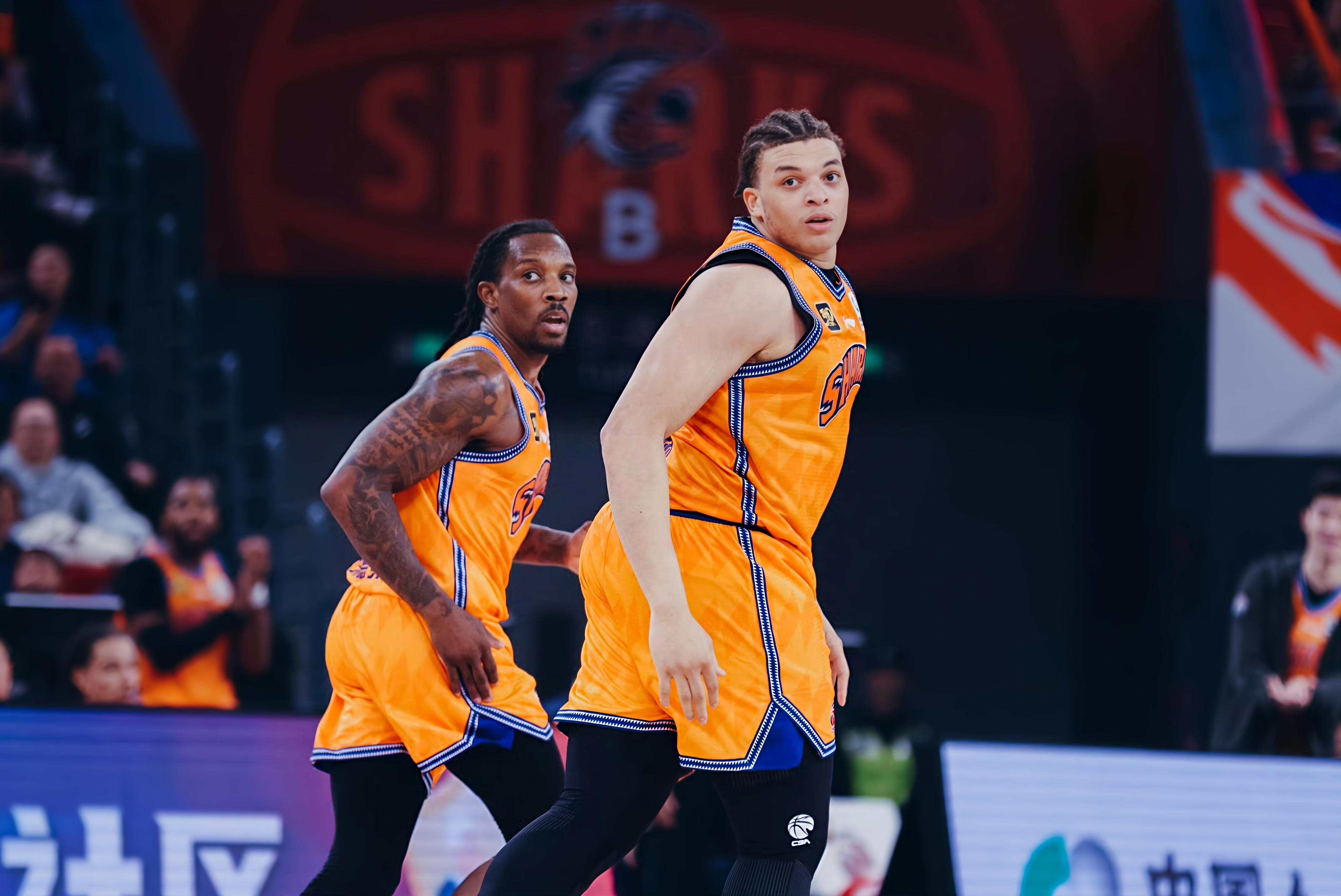 关于布莱顿球员因伤退出赛季，教练组急寻替补的信息