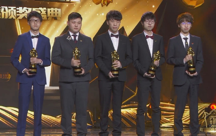 开云平台-RNG横扫DRX，Ming成为全场焦点成都决赛之夜2:1（广州）