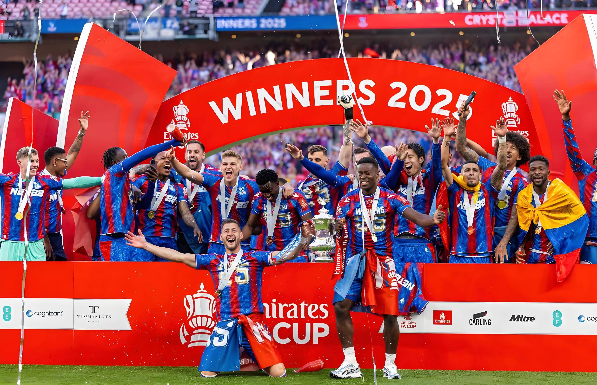 开云体育下载-水晶宫门将表现神勇，为球队稳固防线