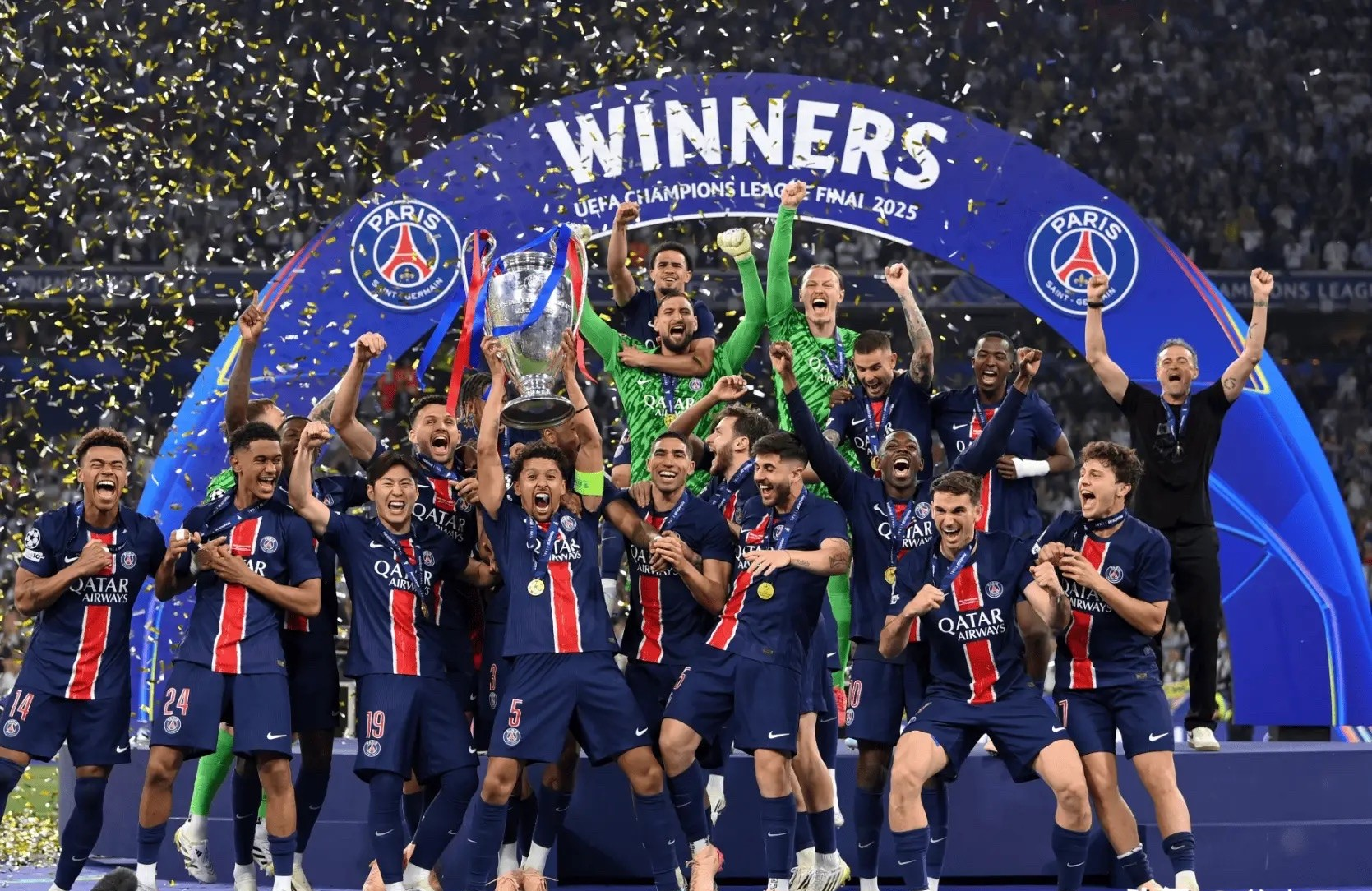 法兰克福客场胜利,继续追赶欧战资格的简单介绍 法兰克福客场胜利,继续追赶欧战资格的简单介绍