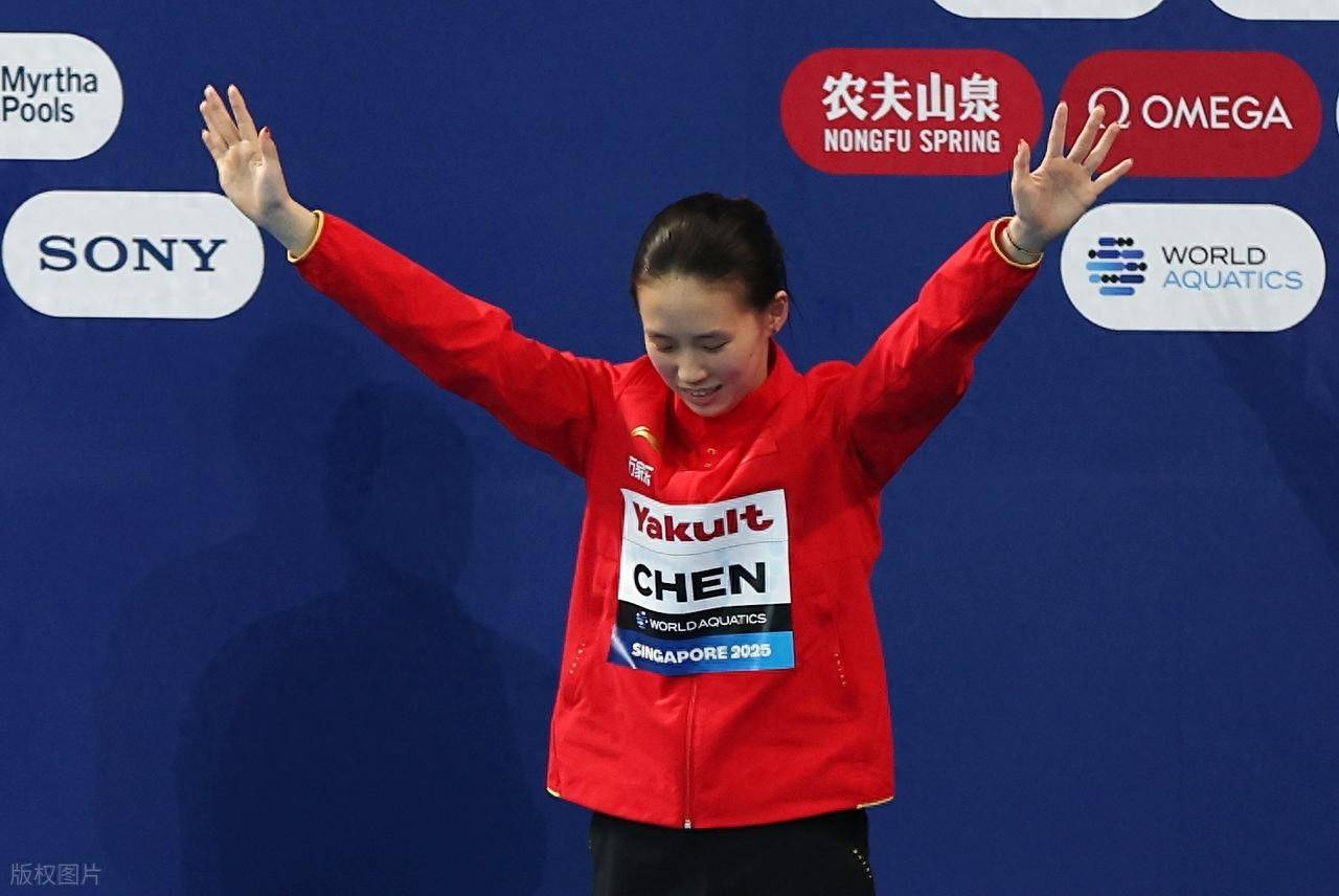 跳水项目中，德国选手勇夺冠军