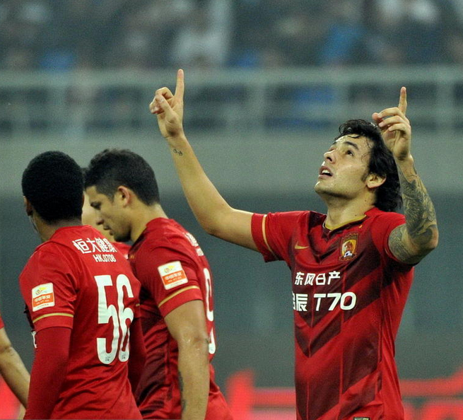 包含恒大客场平泰达，保持不败走势的词条