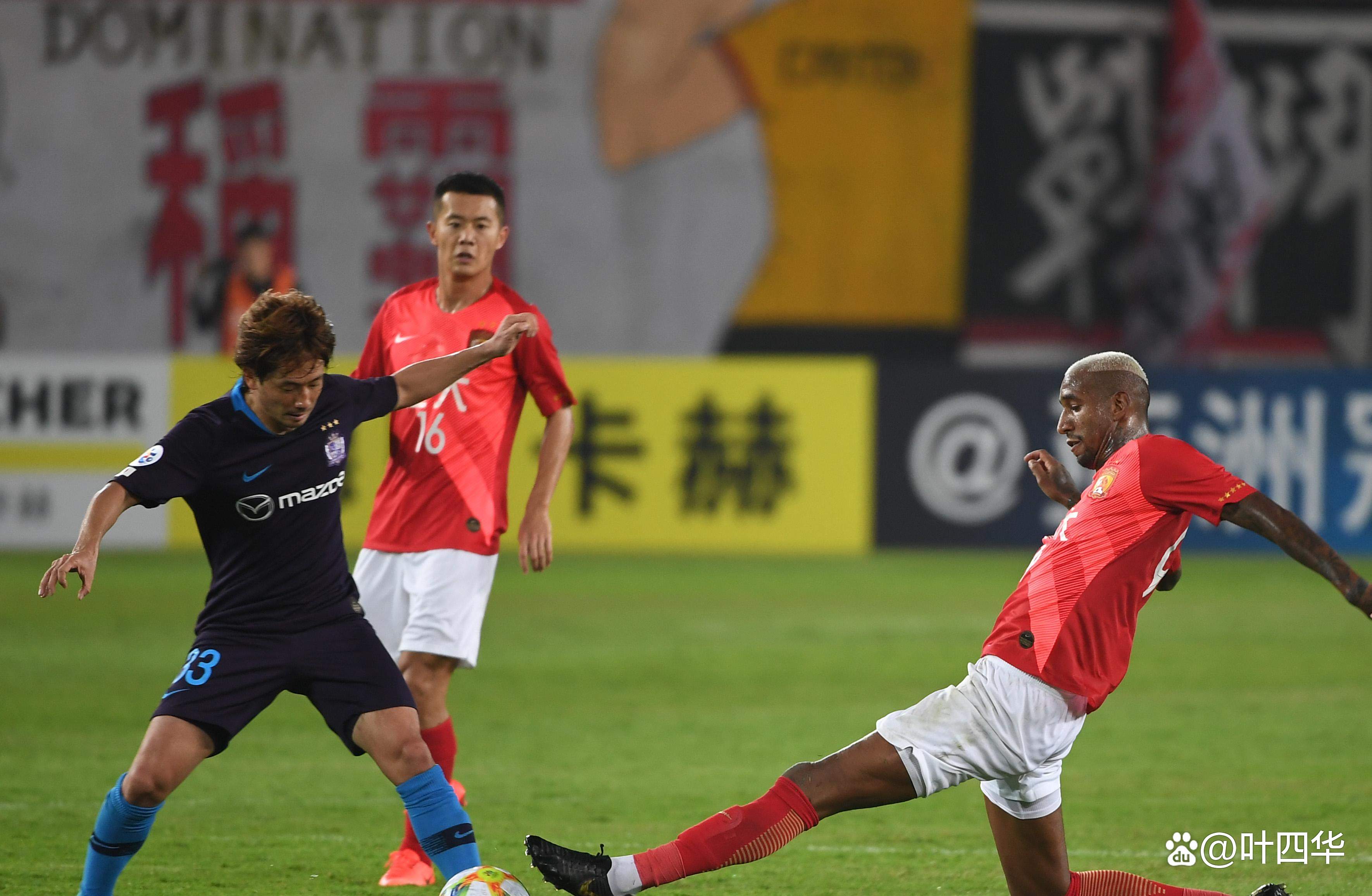 比赛中球队发挥稳定,取得胜利 比赛中球队发挥稳定,取得胜利