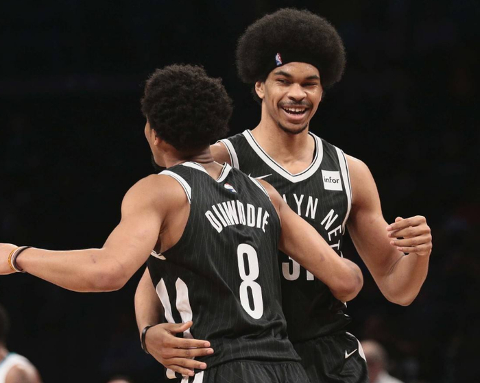 关于篮网完胜上海队,拉文带队取胜的信息 关于篮网完胜上海队,拉文带队取胜的信息